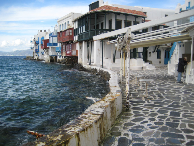 looking north buildings abutting waterfront