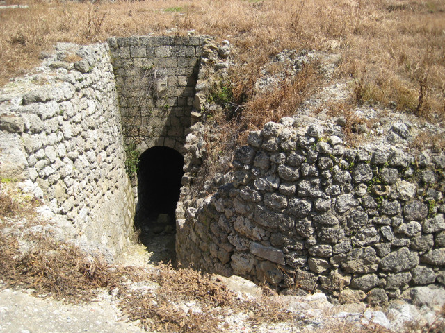 Entry to the Labyrinth Trench descending to tunnel entrance