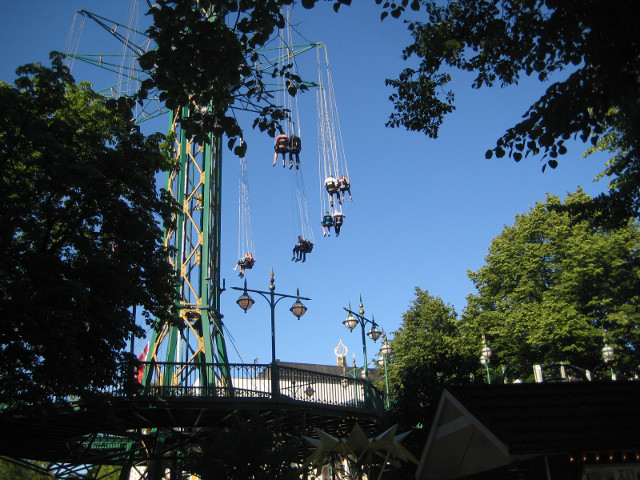 Landing
Sequence stopped ride, waiting to descend and disembark