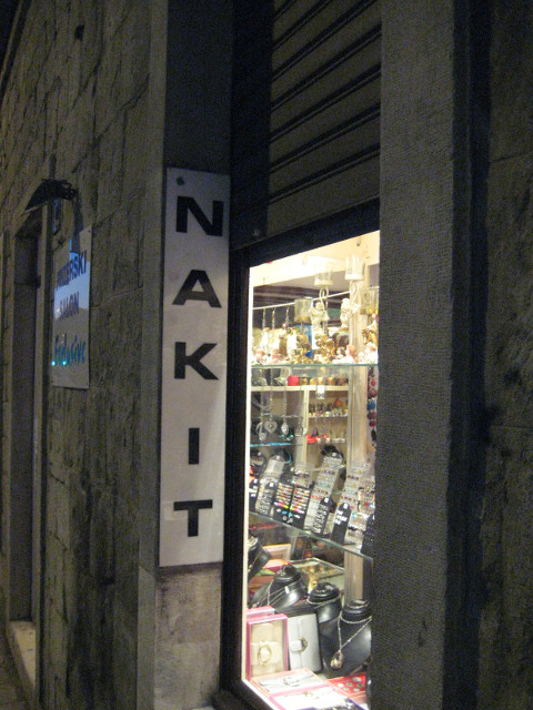 shop in Split Shop sign "Nakit"