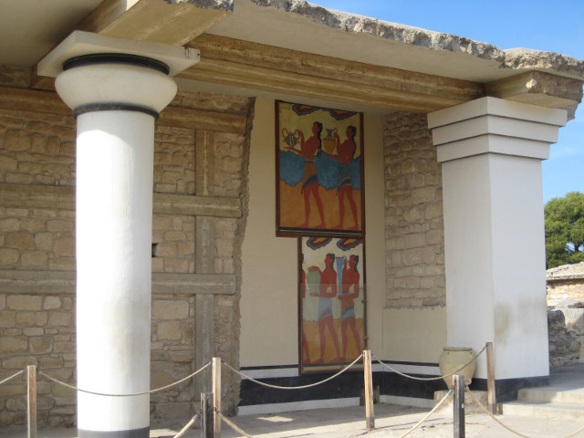Restored or Fantasized? shiny new white colums, cretans paintings, on ancient foundation