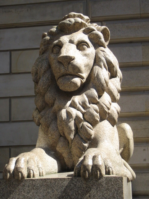 Hamburger Lion Stone Lion, in sphinx pose