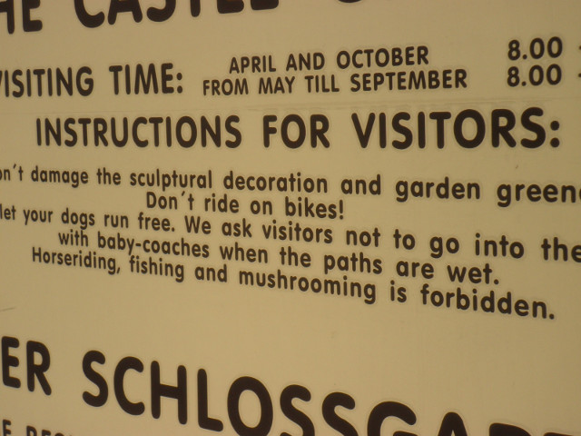 lay off the shrooms sign: mushrooming is forbidden