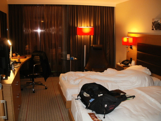 Zürich Airport Hilton standard business class hotel room